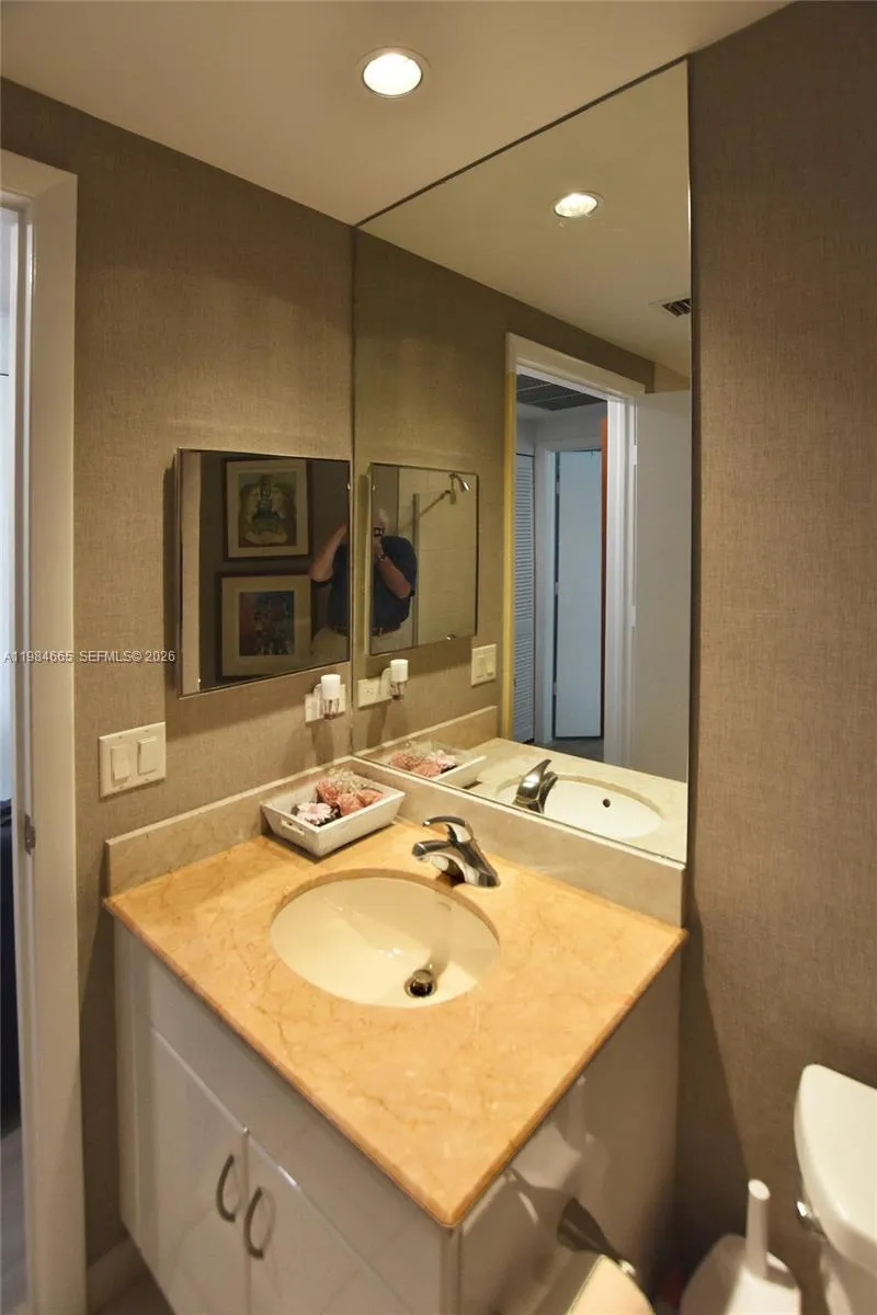 801 Brickell Key Blvd #1209 Miami, FL 33131