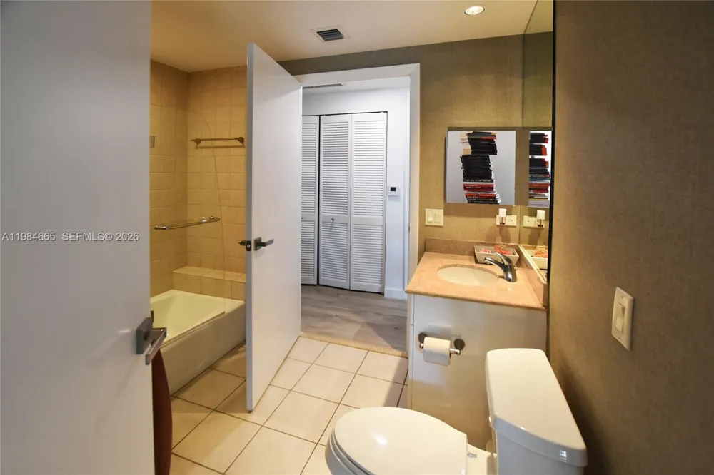 801 Brickell Key Blvd #1209 Miami, FL 33131