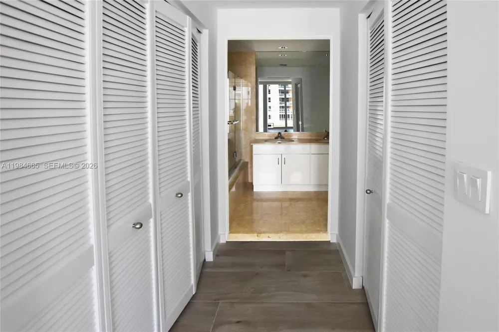 801 Brickell Key Blvd #1209 Miami, FL 33131