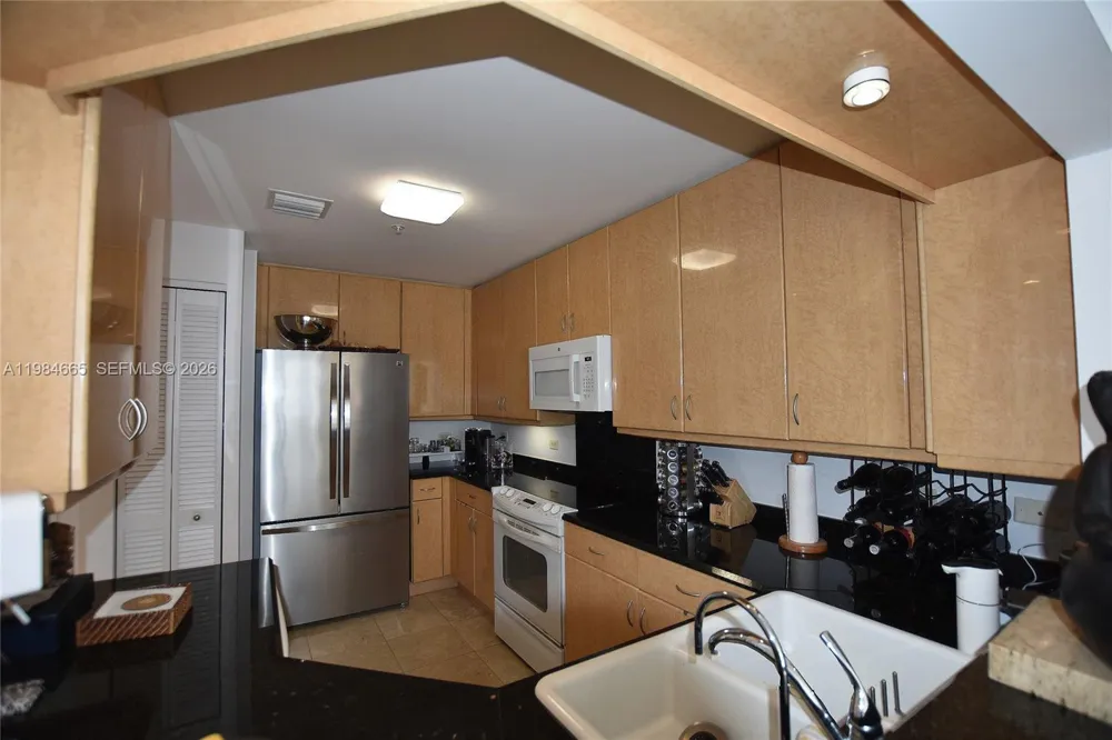 801 Brickell Key Blvd #1209 Miami, FL 33131