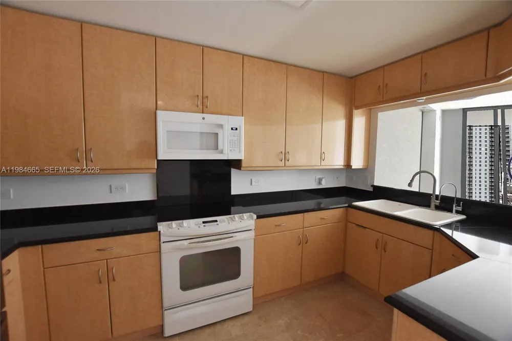 801 Brickell Key Blvd #1209 Miami, FL 33131