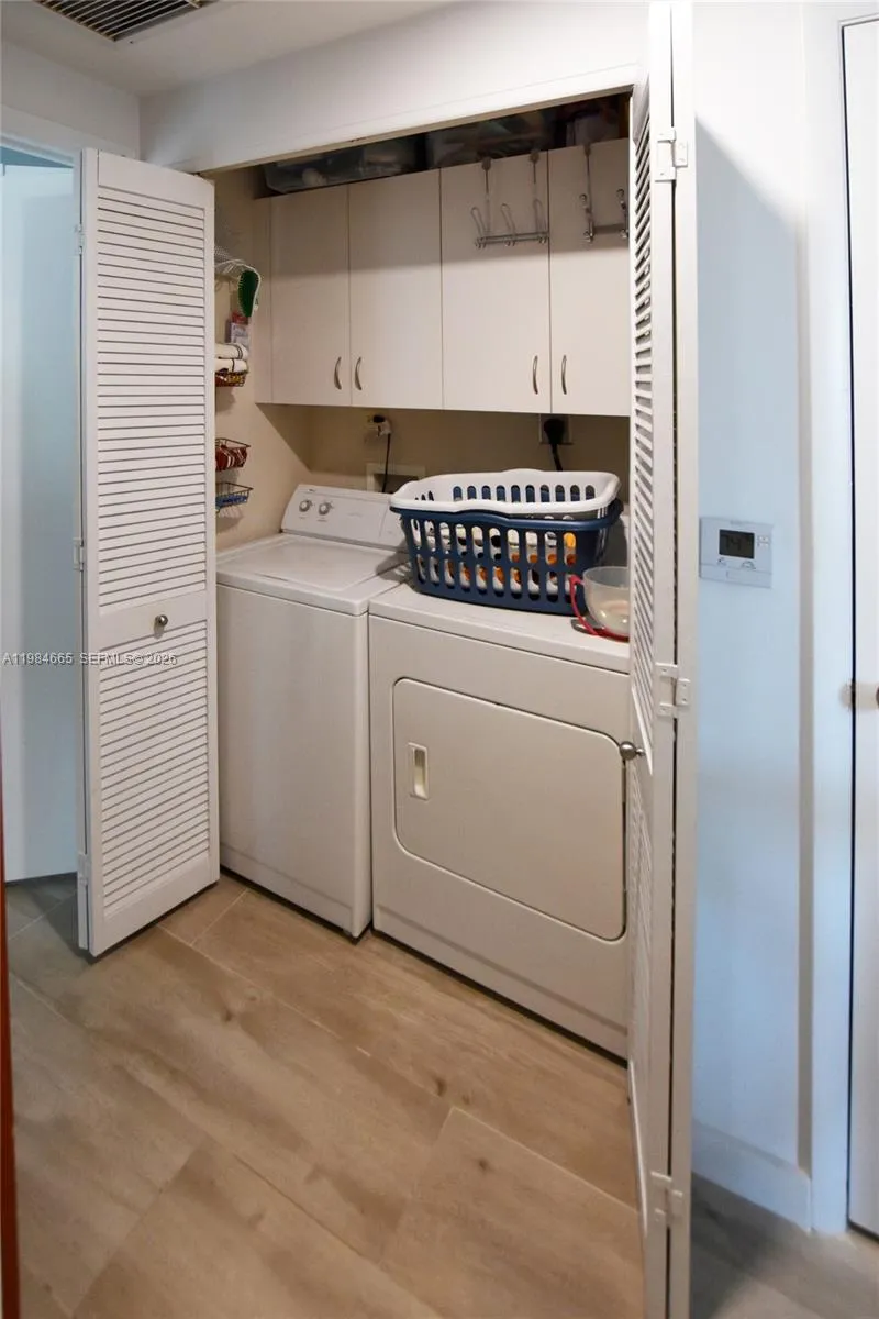 801 Brickell Key Blvd #1209 Miami, FL 33131