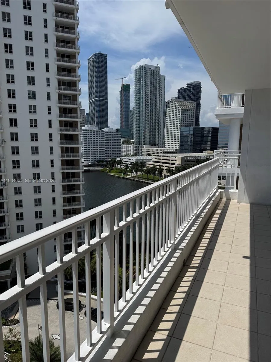 801 Brickell Key Blvd #1209 Miami, FL 33131