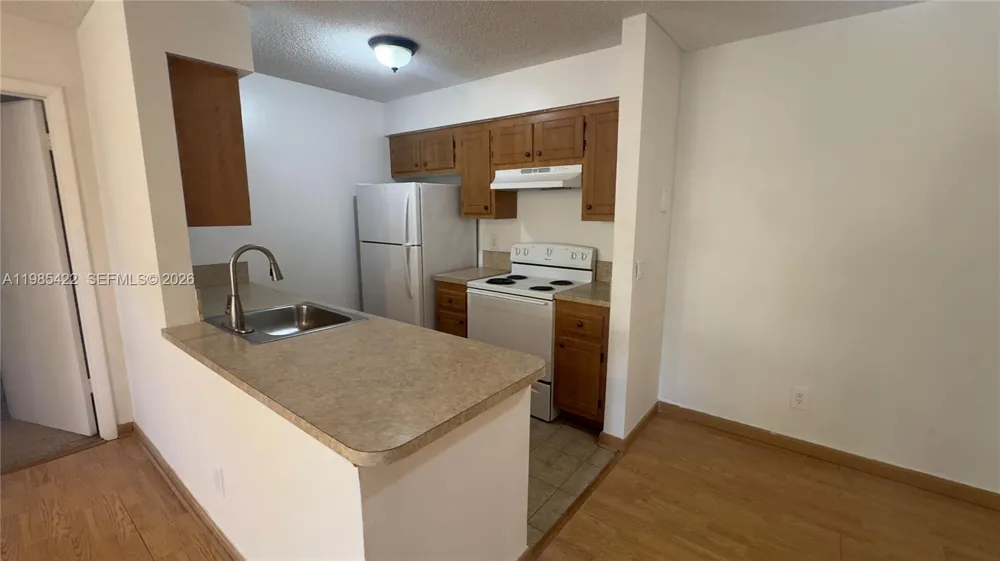 10480 NW 8th St #201 Pembroke Pines, FL 33026