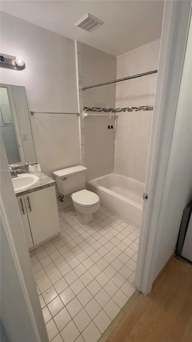 10480 NW 8th St #201 Pembroke Pines, FL 33026