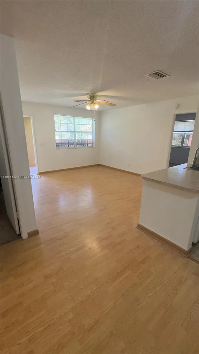 10480 NW 8th St #201 Pembroke Pines, FL 33026