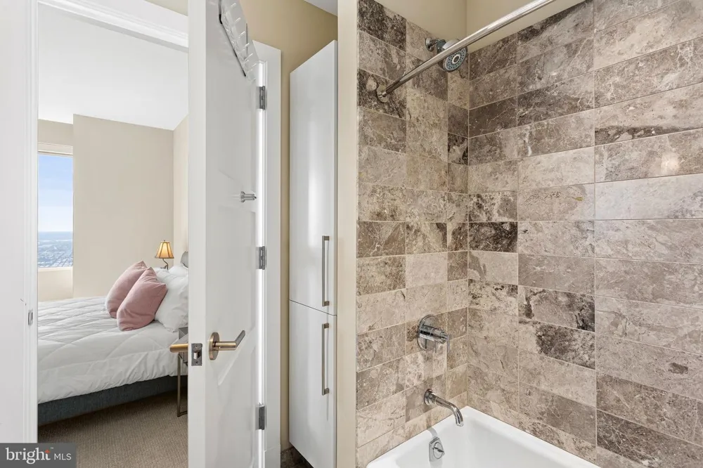50 S 16TH STREET #5301 Philadelphia, PA 19102