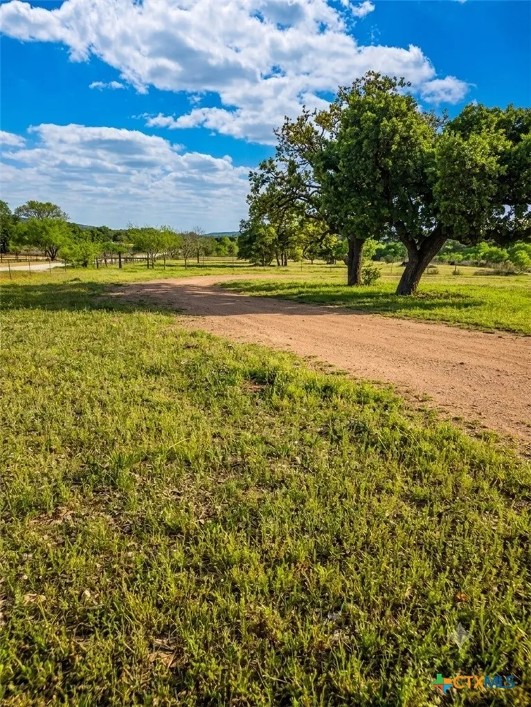 925 Old Spanish Trl Buchanan Dam, TX 78609