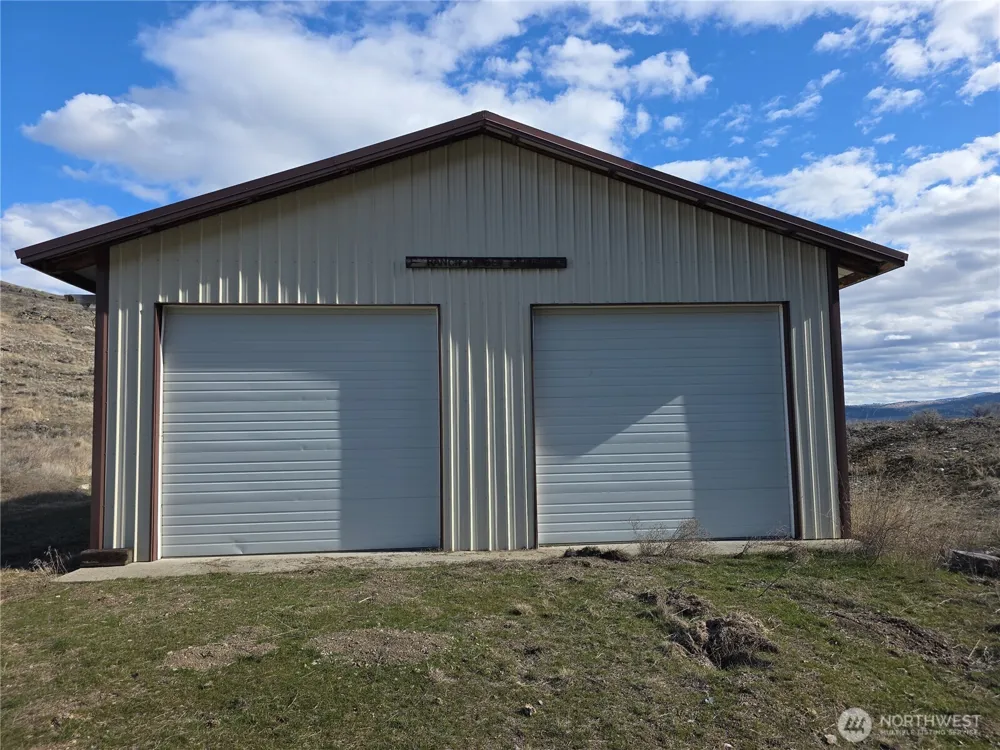 105 Emily Road Oroville, WA 98844