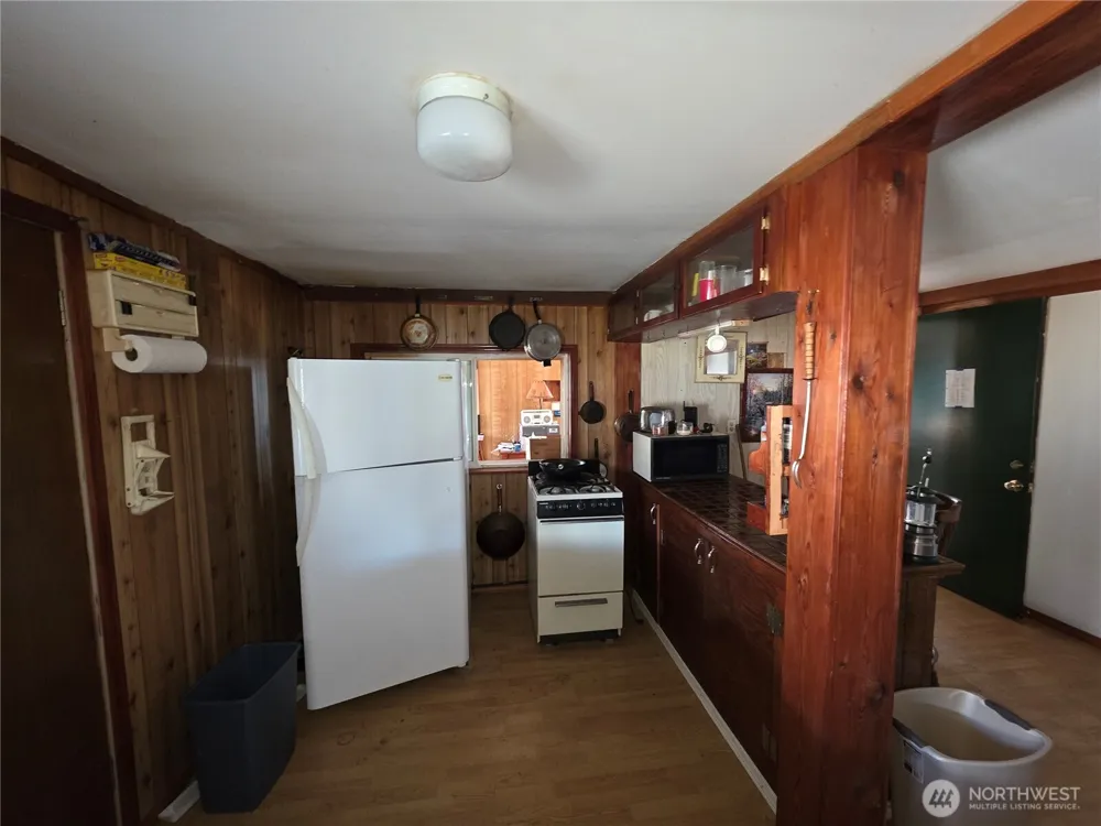 105 Emily Road Oroville, WA 98844