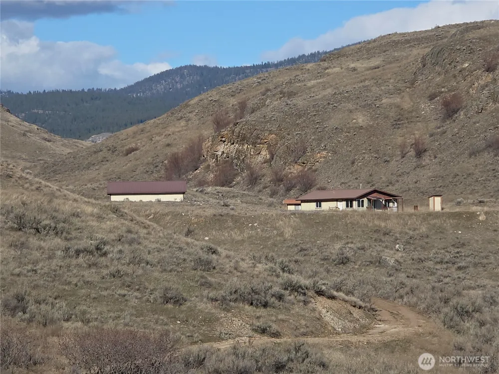 105 Emily Road Oroville, WA 98844