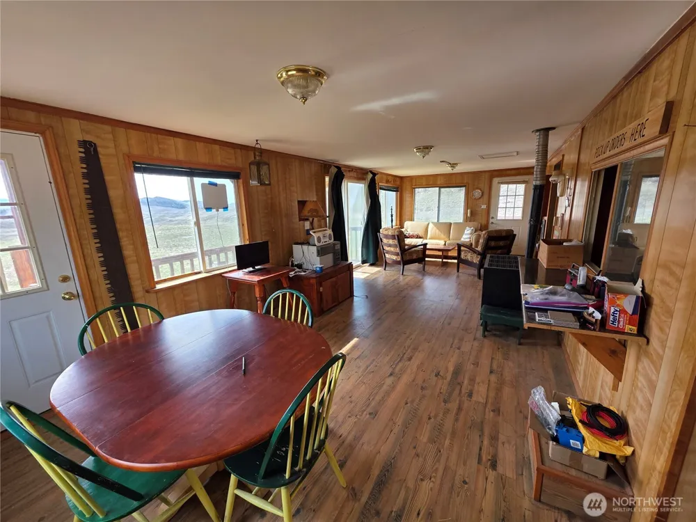 105 Emily Road Oroville, WA 98844