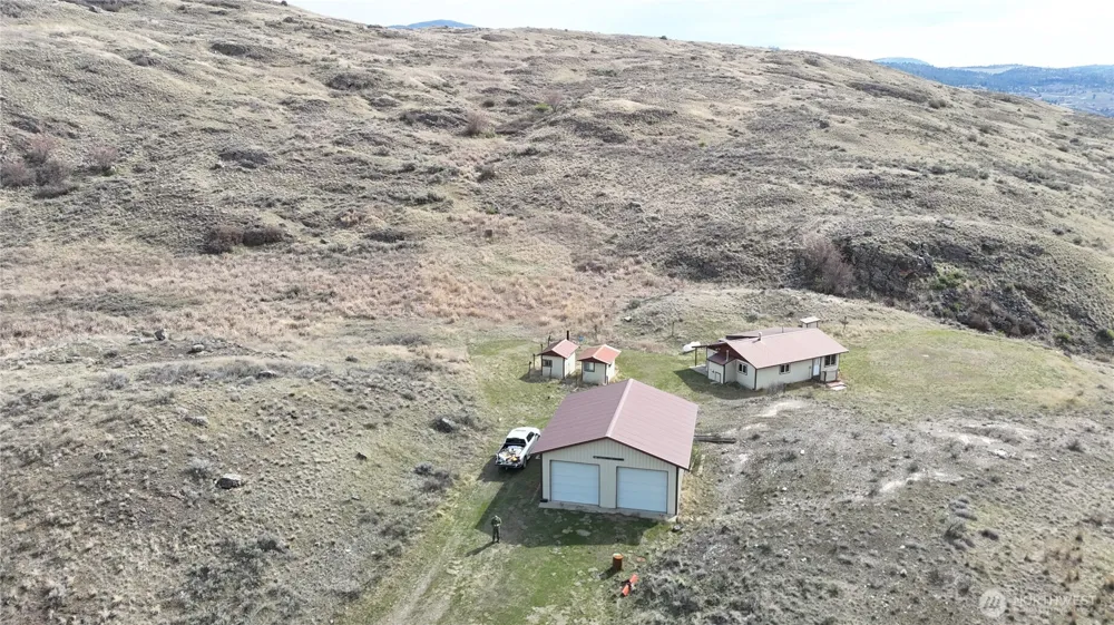 105 Emily Road Oroville, WA 98844