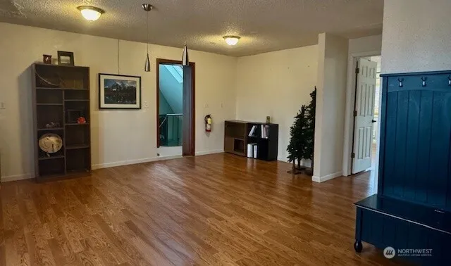 9222 Silverdale Way NW Silverdale, WA 98383