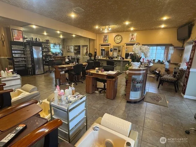 9222 Silverdale Way NW Silverdale, WA 98383