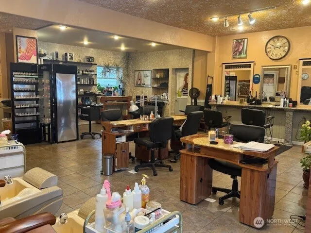 9222 Silverdale Way NW Silverdale, WA 98383