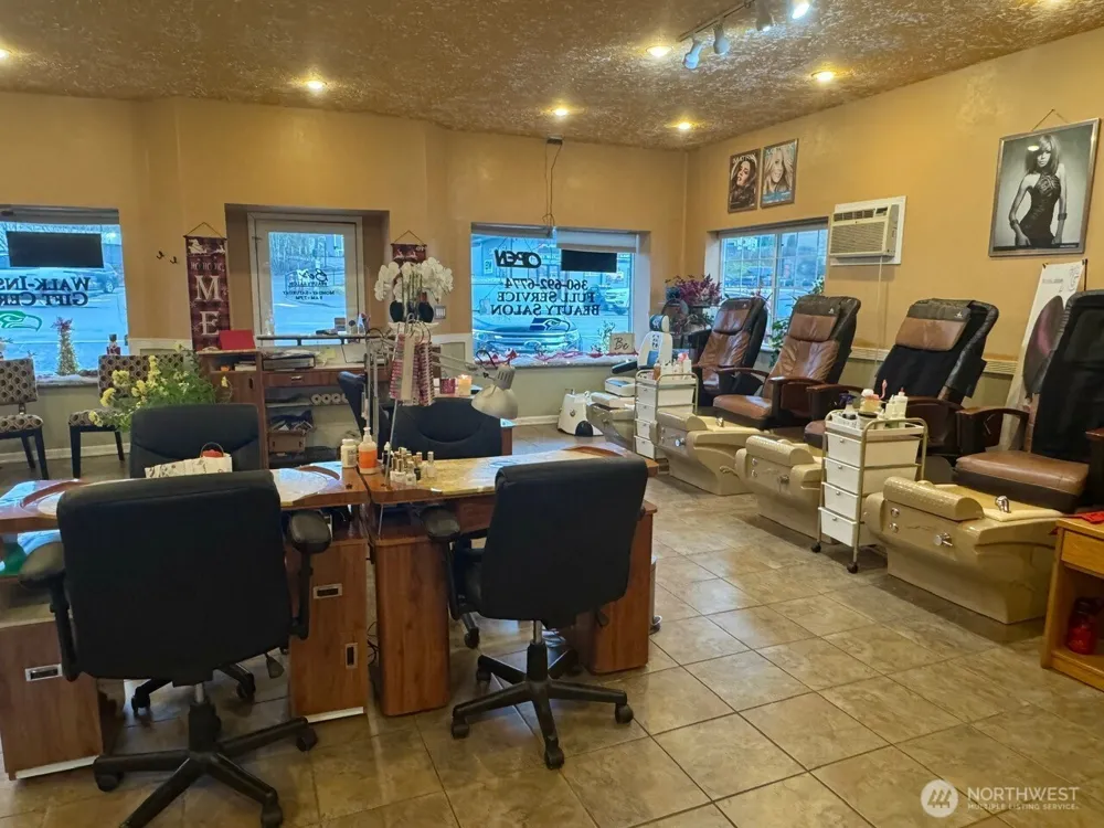 9222 Silverdale Way NW Silverdale, WA 98383