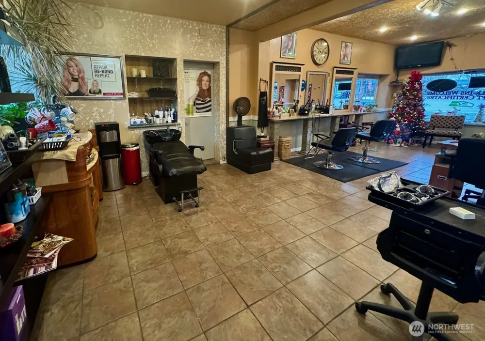 9222 Silverdale Way NW Silverdale, WA 98383