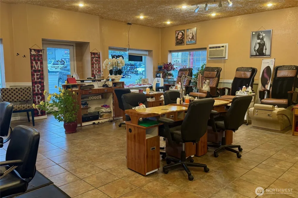 9222 Silverdale Way NW Silverdale, WA 98383