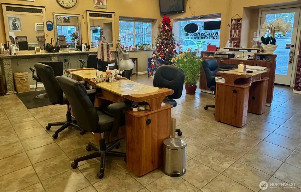9222 Silverdale Way NW Silverdale, WA 98383
