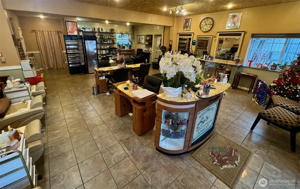 9222 Silverdale Way NW Silverdale, WA 98383