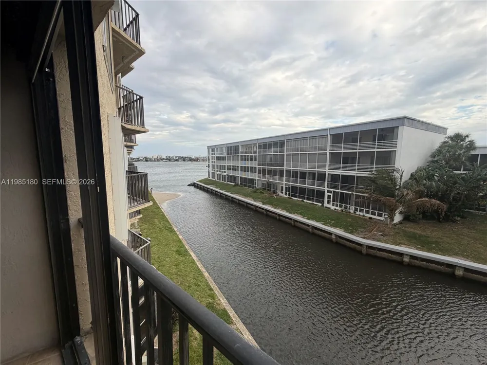 896 Federal Hwy #326 Lantana, FL 33462
