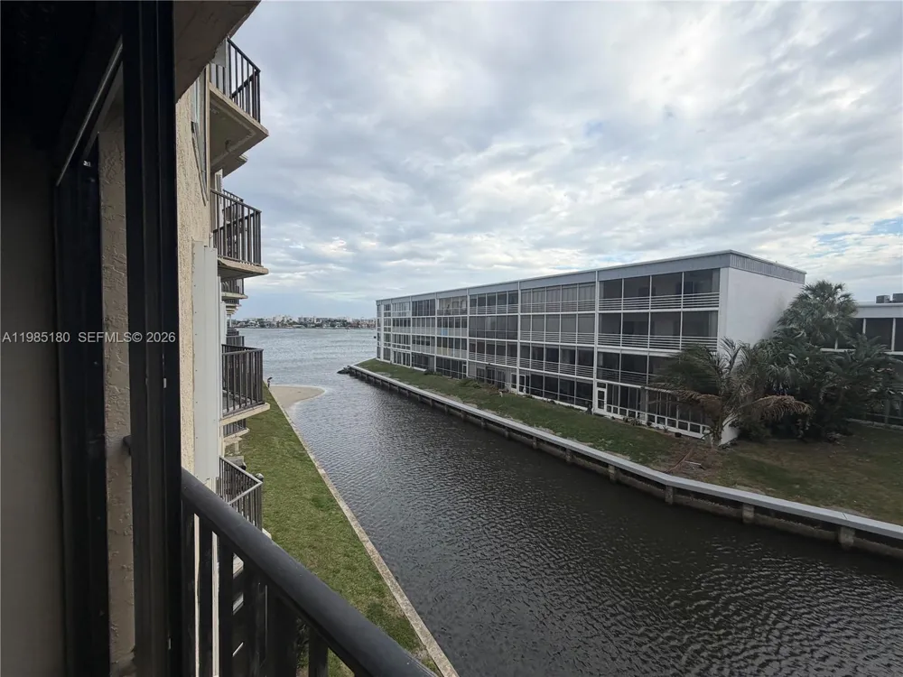 896 Federal Hwy #326 Lantana, FL 33462