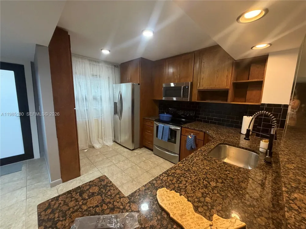 896 Federal Hwy #326 Lantana, FL 33462