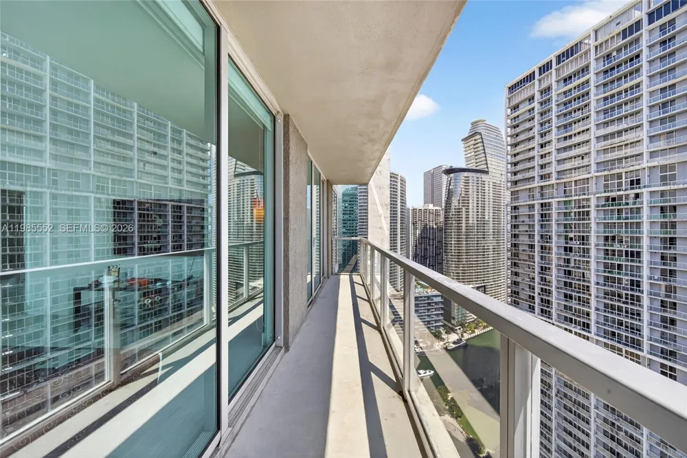 500 Brickell Ave #3901 Miami, FL 33131