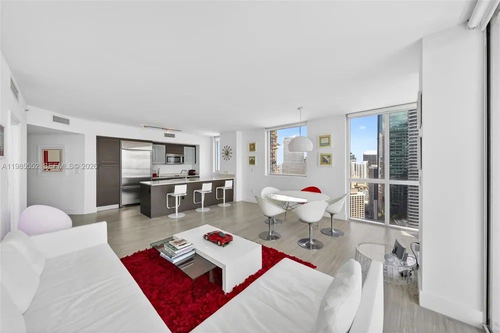 500 Brickell Ave #3901 Miami, FL 33131