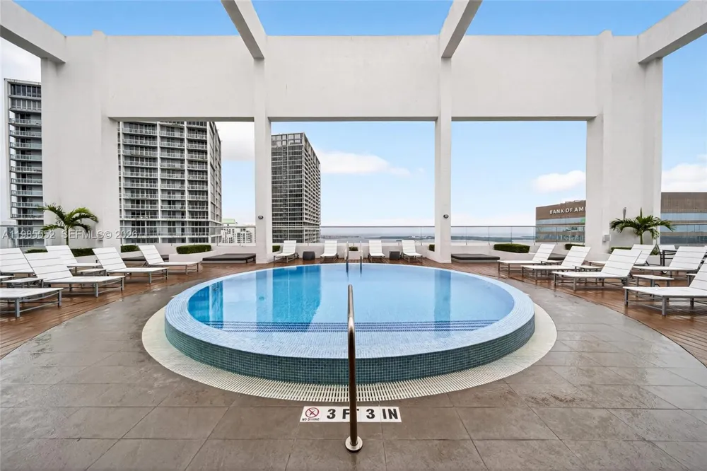 500 Brickell Ave #3901 Miami, FL 33131