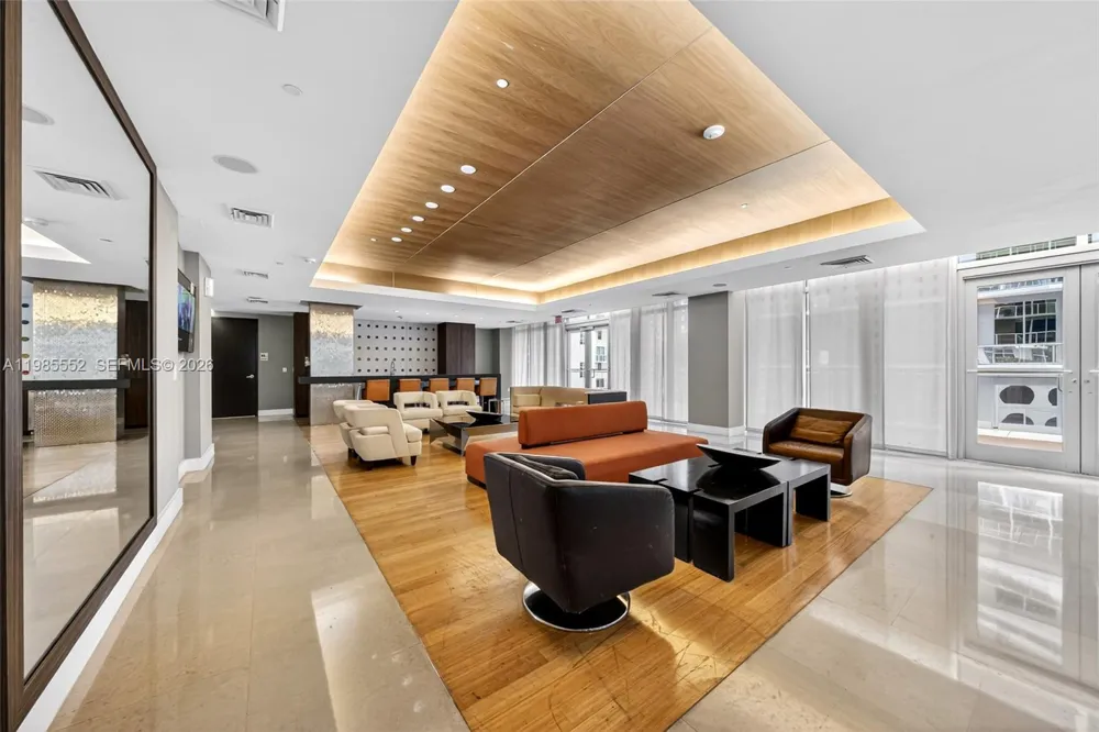 500 Brickell Ave #3901 Miami, FL 33131