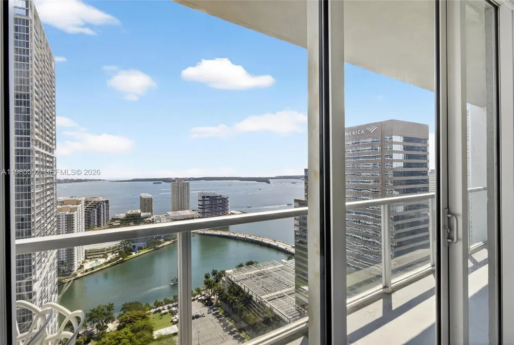 500 Brickell Ave #3901 Miami, FL 33131