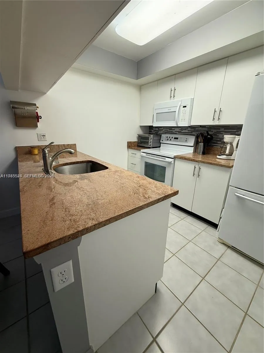 609 Waterside Dr #609 Hypoluxo, FL 33462