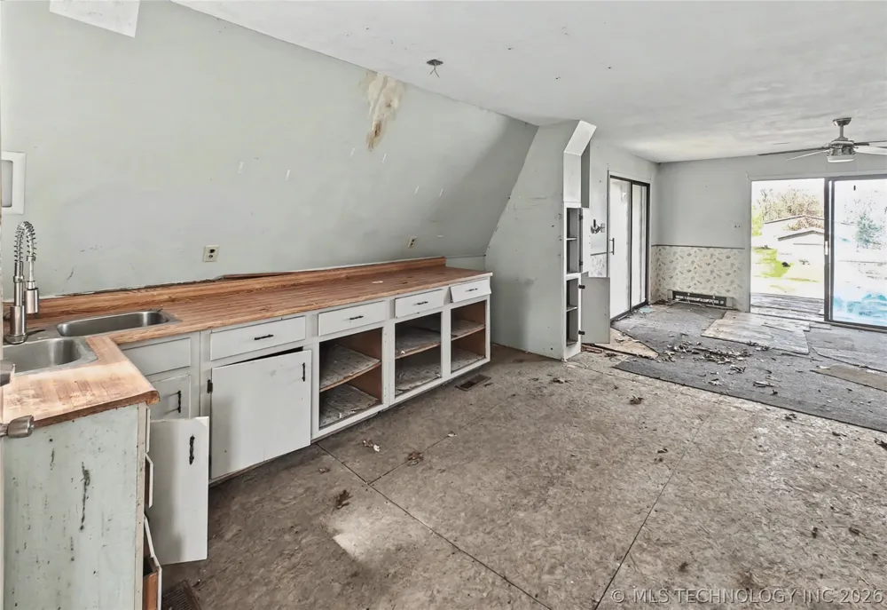 15841 W Flint Rock Road Park Hill, OK 74451