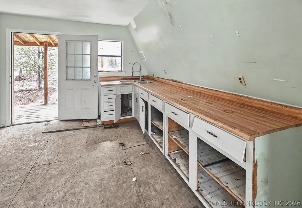 15841 W Flint Rock Road Park Hill, OK 74451