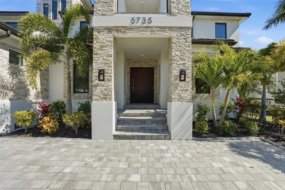 5735 RIVERSIDE DRIVE Cape Coral, FL 33904