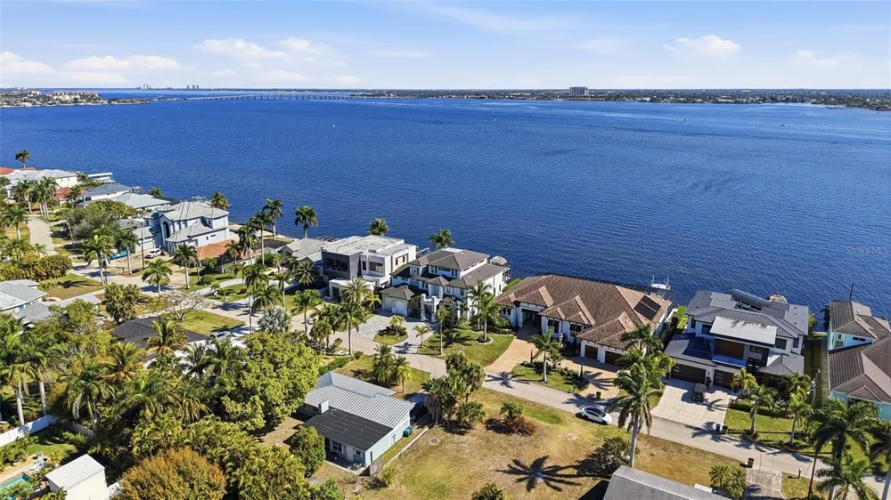 5735 RIVERSIDE DRIVE Cape Coral, FL 33904