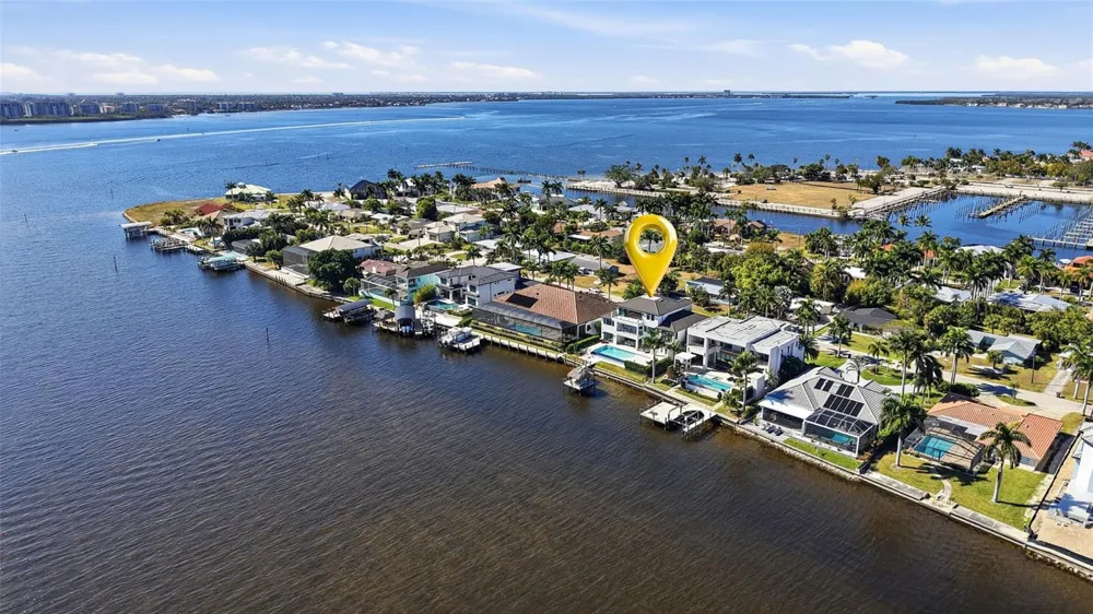 5735 RIVERSIDE DRIVE Cape Coral, FL 33904
