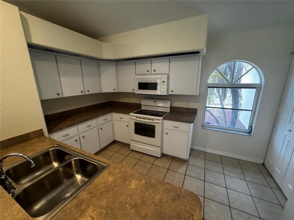 8234 MOSSBORGER AVENUE North Port, FL 34287