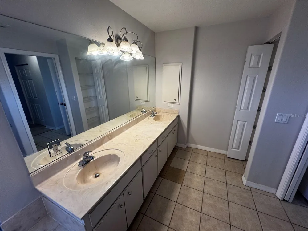 8234 MOSSBORGER AVENUE North Port, FL 34287