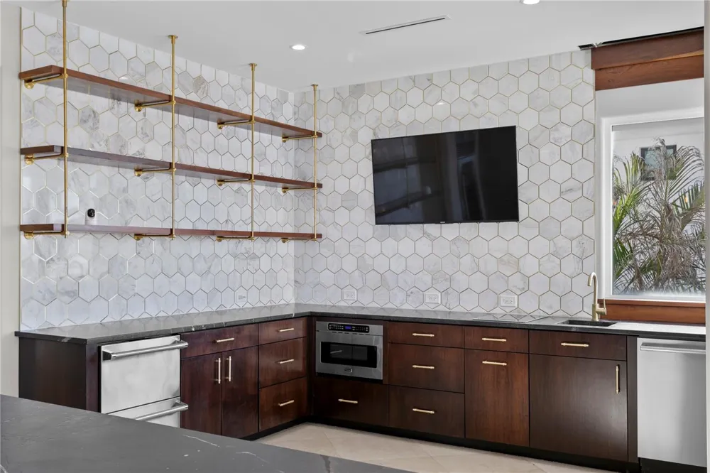 774 NINA DRIVE Tierra Verde, FL 33715