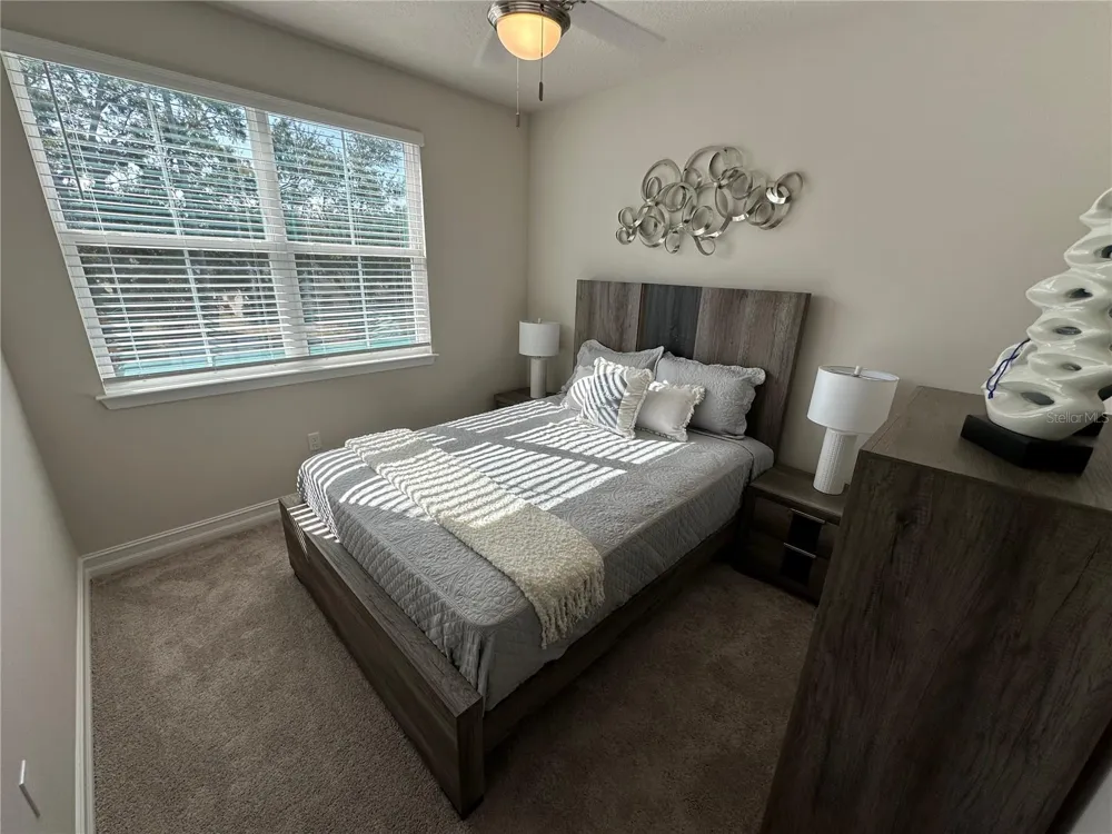 1147 E CAROLINE STREET Tavares, FL 32778