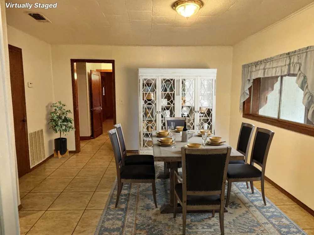 2431 Jefferson Mt Pleasant, TX 75455