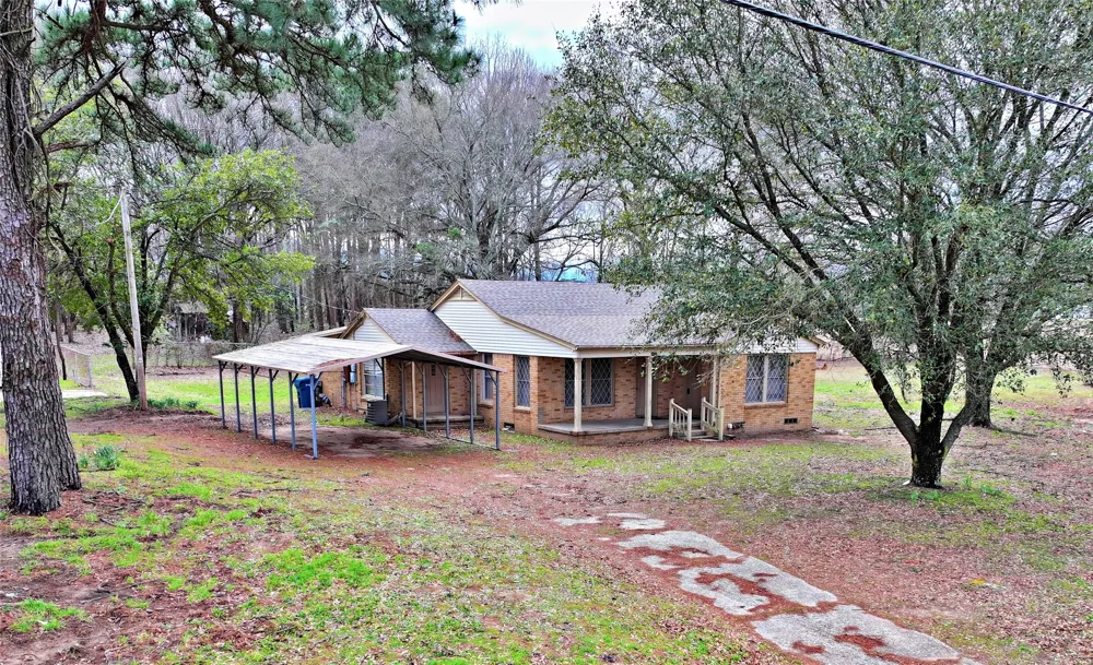 2431 Jefferson Mt Pleasant, TX 75455