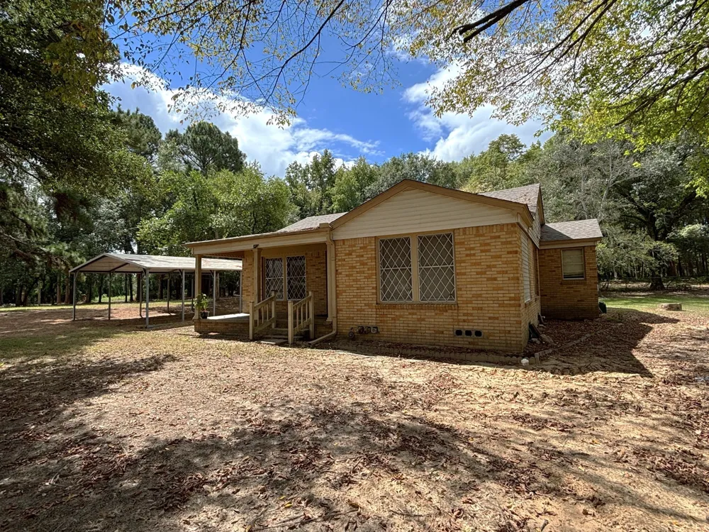 2431 Jefferson Mt Pleasant, TX 75455