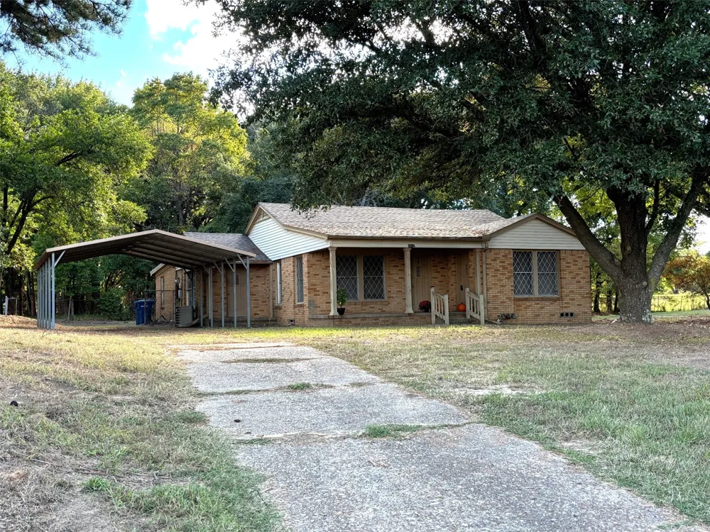 2431 Jefferson Mt Pleasant, TX 75455
