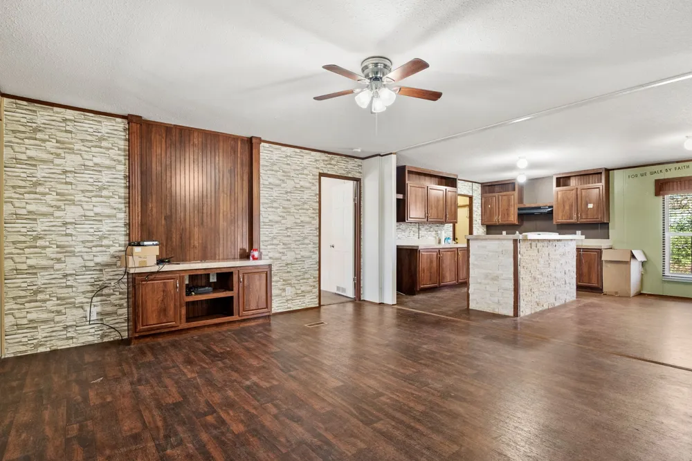 23425 FM 1995 Lindale, TX 75771