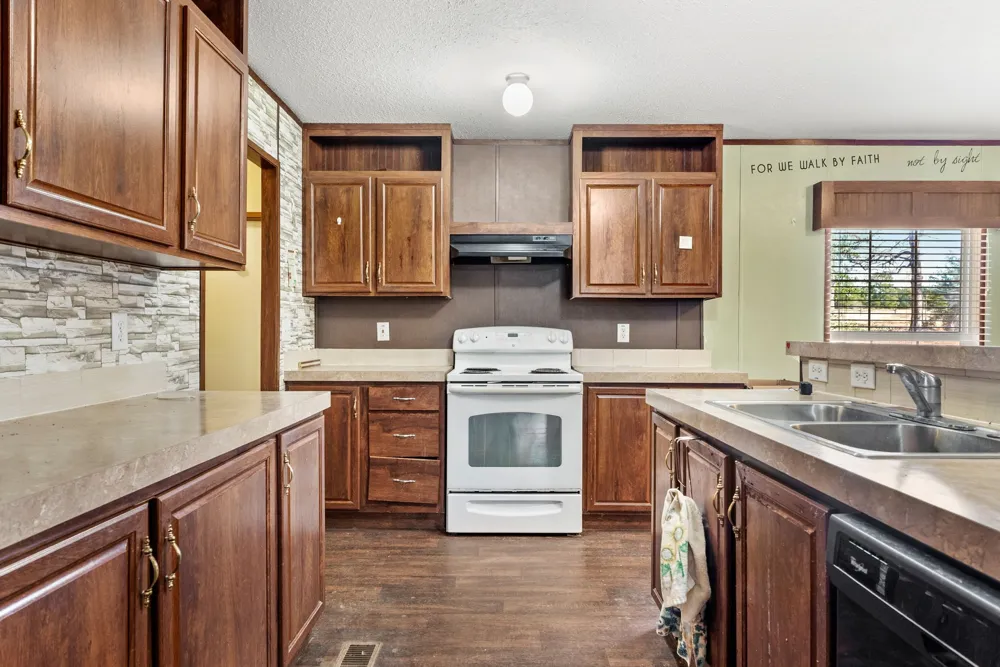 23425 FM 1995 Lindale, TX 75771