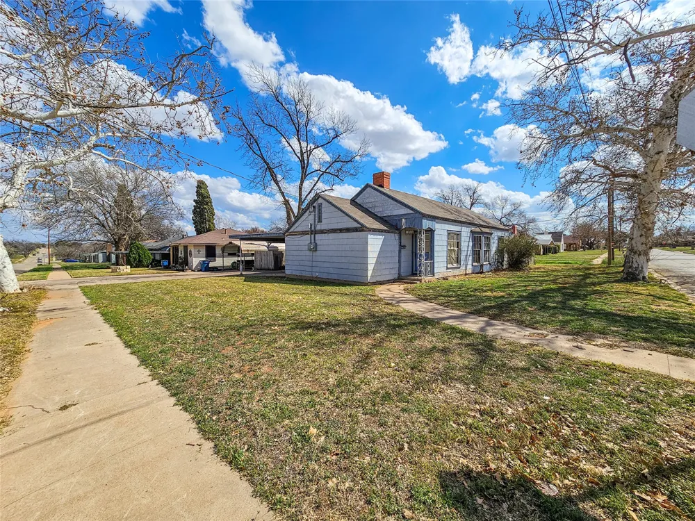1200 E Twelfth Street Sweetwater, TX 79556